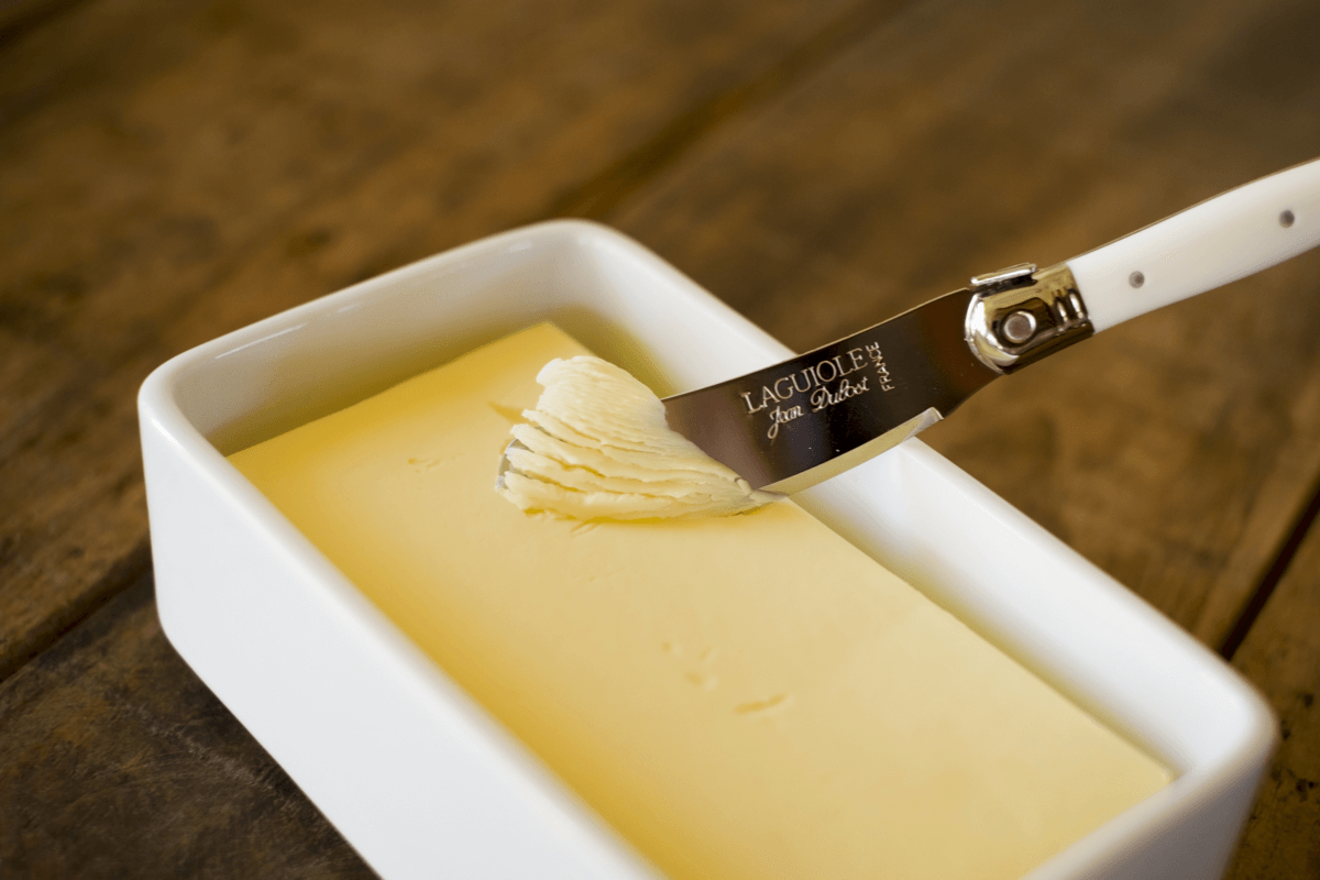 手作りバターの作り方 バター不足なら自分で作ってしまえ 材料2つあればたった10分で簡単に完成 暮らしラク